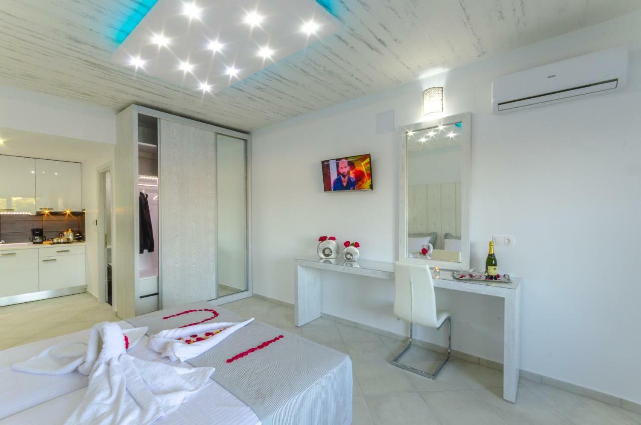 Ftelia Luxury Studio "Quattro" Мегали Амос Екстериор снимка